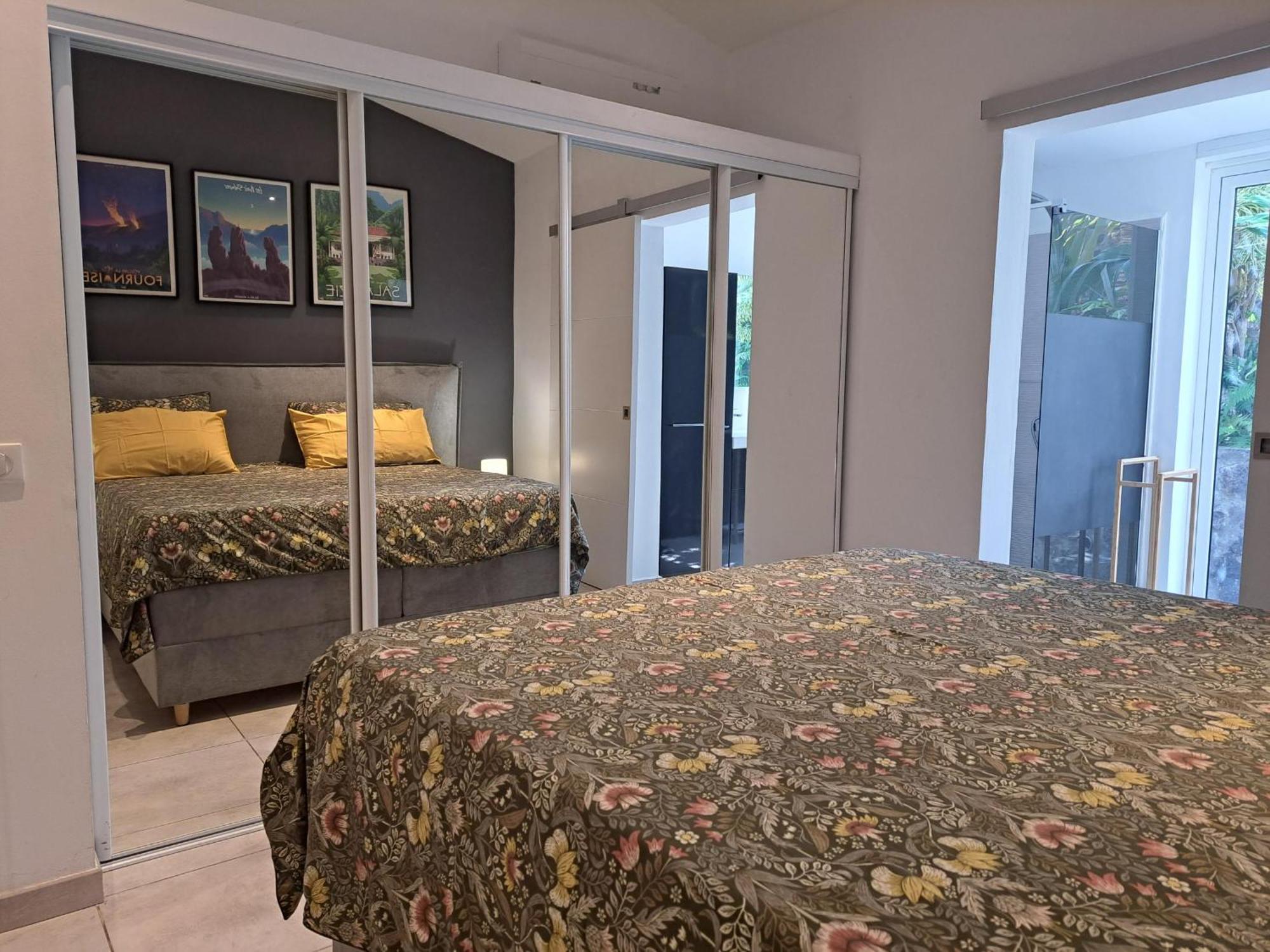 Villa Tropicale - Meuble De Tourisme 4 Etoiles Сен-Жиль-ле-Бэн Экстерьер фото